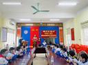 ht trao tết 1 hs.jpg - 